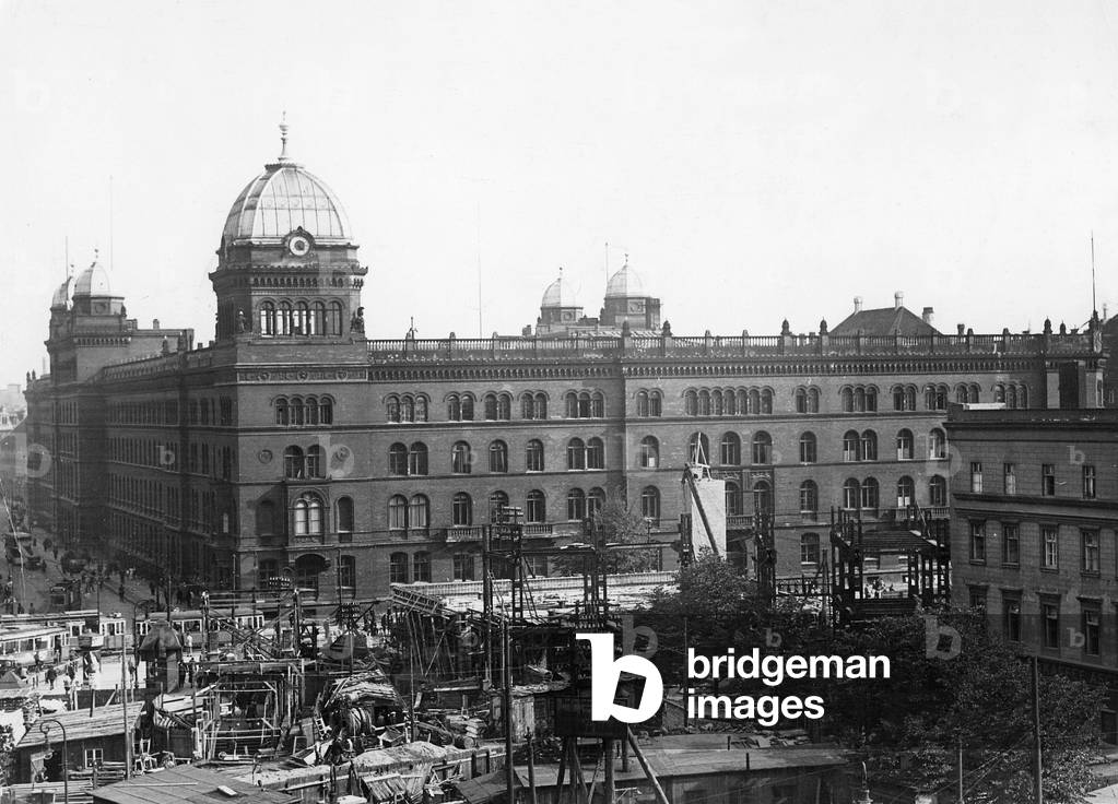 Police headquarters in Berlin, 1932 (b/w photo)