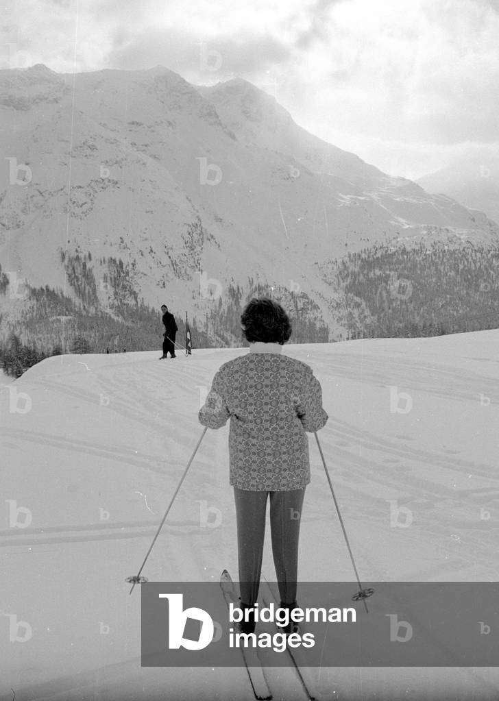 Soraya skiing in St. Moritz, 1959 (b/w photo)