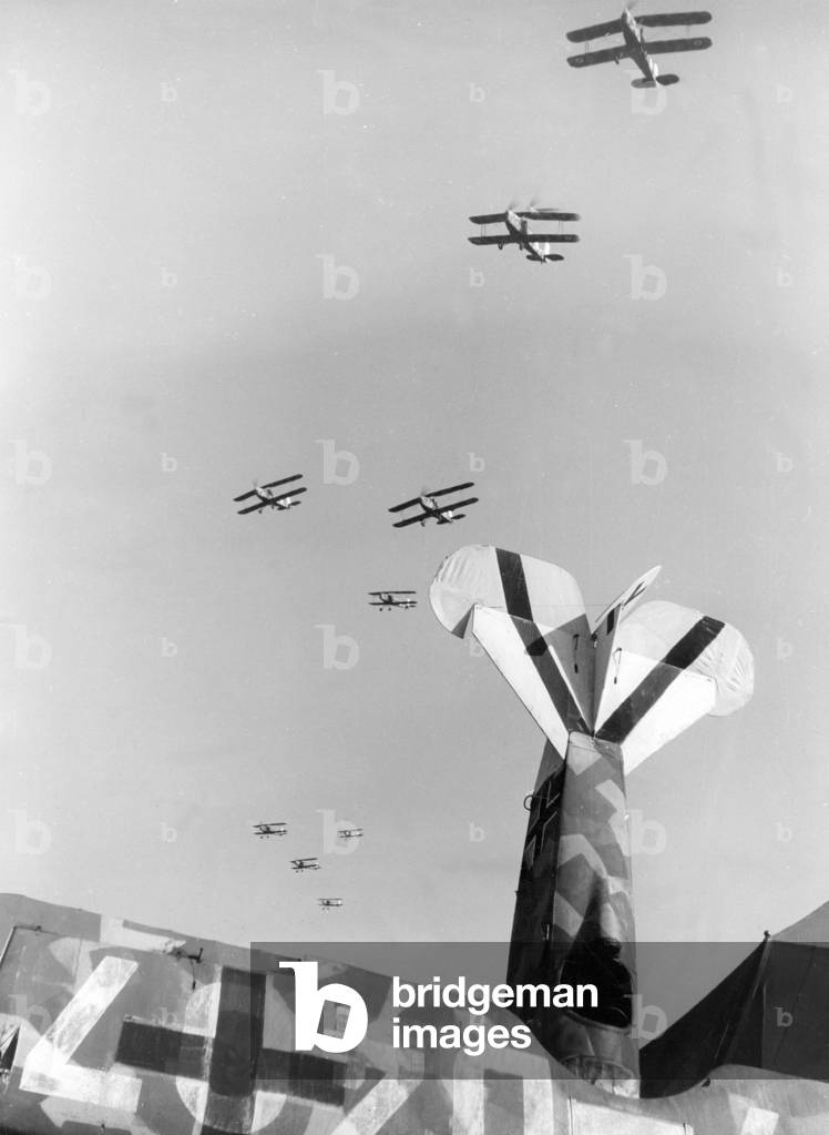 Arrival of the last imperial Jagdstaffeln (fighter squadron) on a scrap yard, around 1919