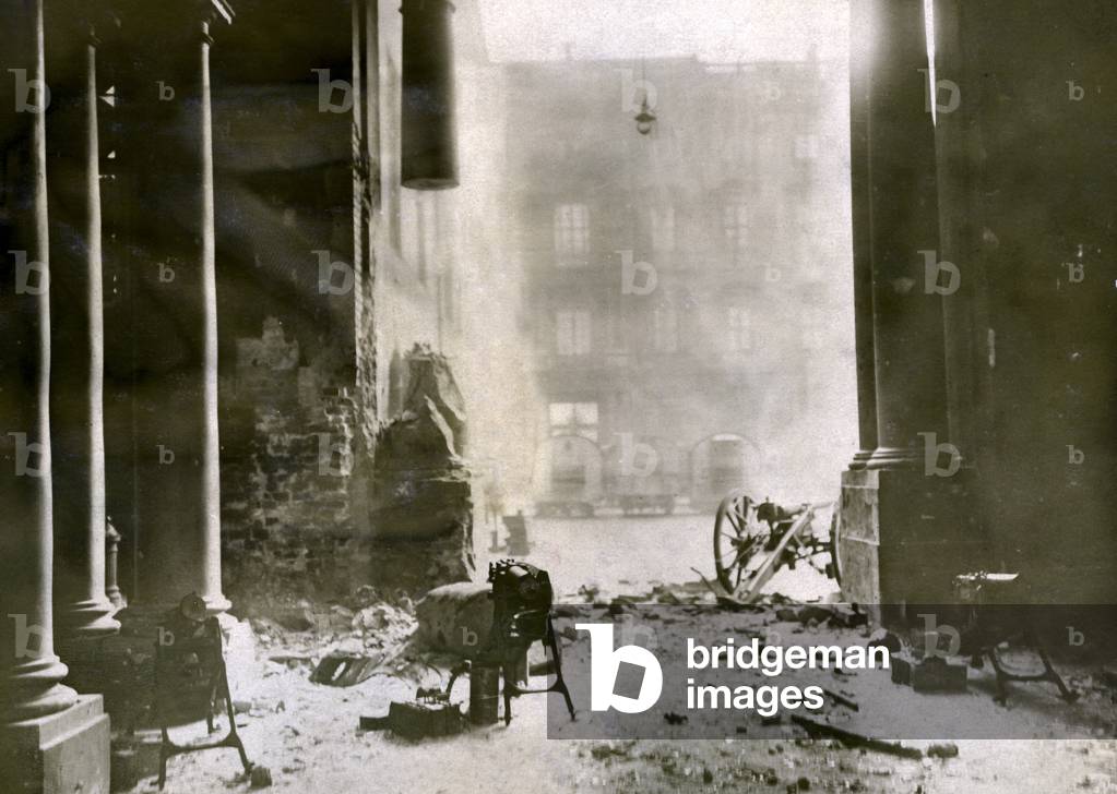 The courtyard of the City Palace in Berlin after the Christmas battles, 1918