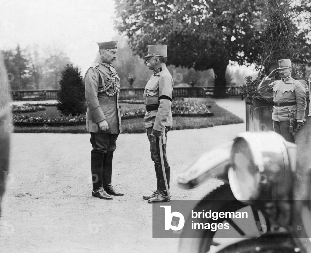 Kaiser Wilhelm II speaking with Franz Freiherr Conrad von Hoetzendorff, 1915 (b/w photo)