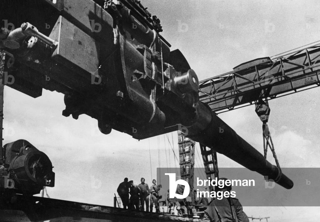 Installation of German coastal artillery at the Atlantic Wall (b/w photo)