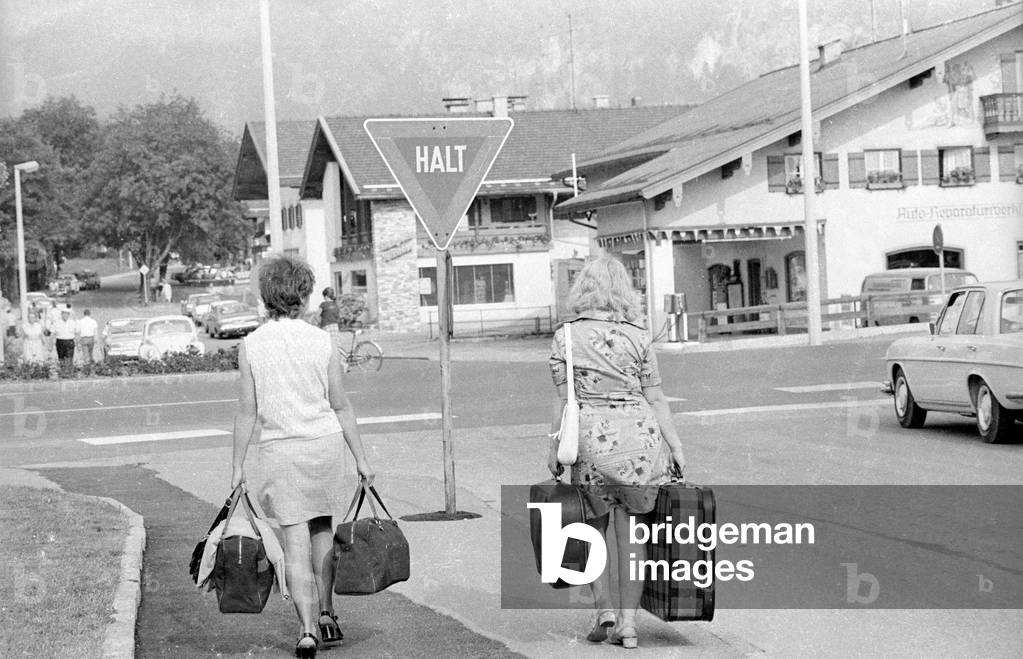 Tourists in Bavaria, 1971 (b/w photo)