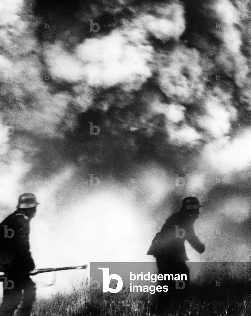 German soldiers in gas warfare, 1918 (b/w photo)