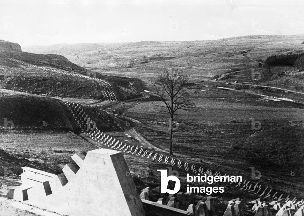 Western Wall on the western border of Germany, 1939 (b/w photo)