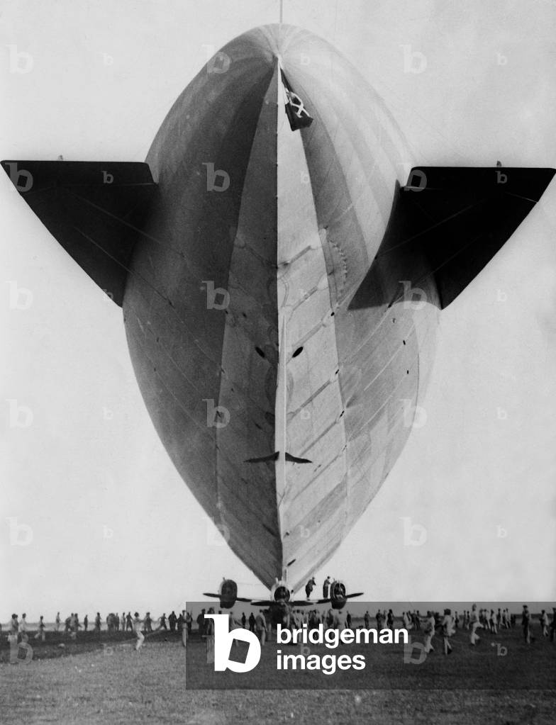 The airship 'Italia', 1928 (b/w photo)