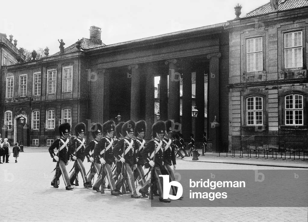 Changing of the guard in front of the  Amalienborg Palace, 1936 (b/w photo)