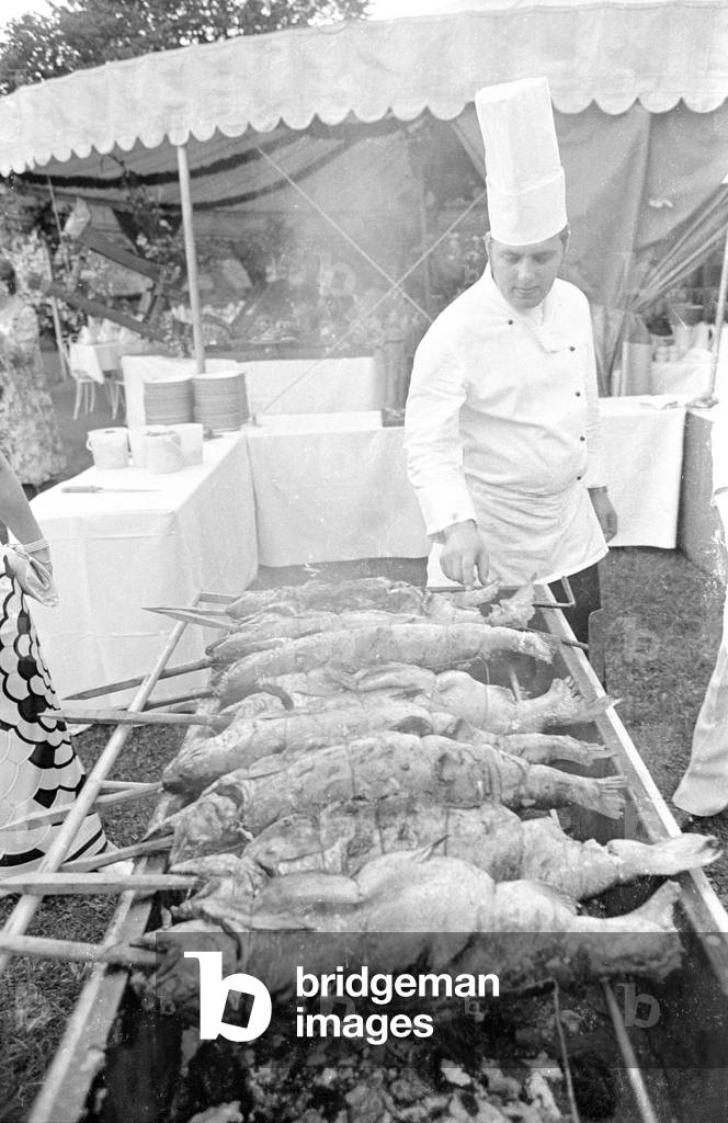 Garden party in Bad Tölz, 1971 (b/w photo)