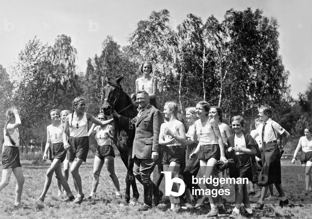 Girls of the BDM in the Pentecostal camp, 1938 (b/w photo)