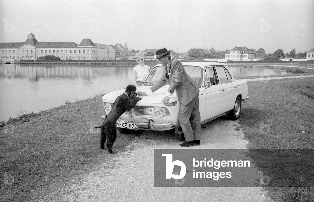 BMW 2000 TI, 1966 (b/w photo)