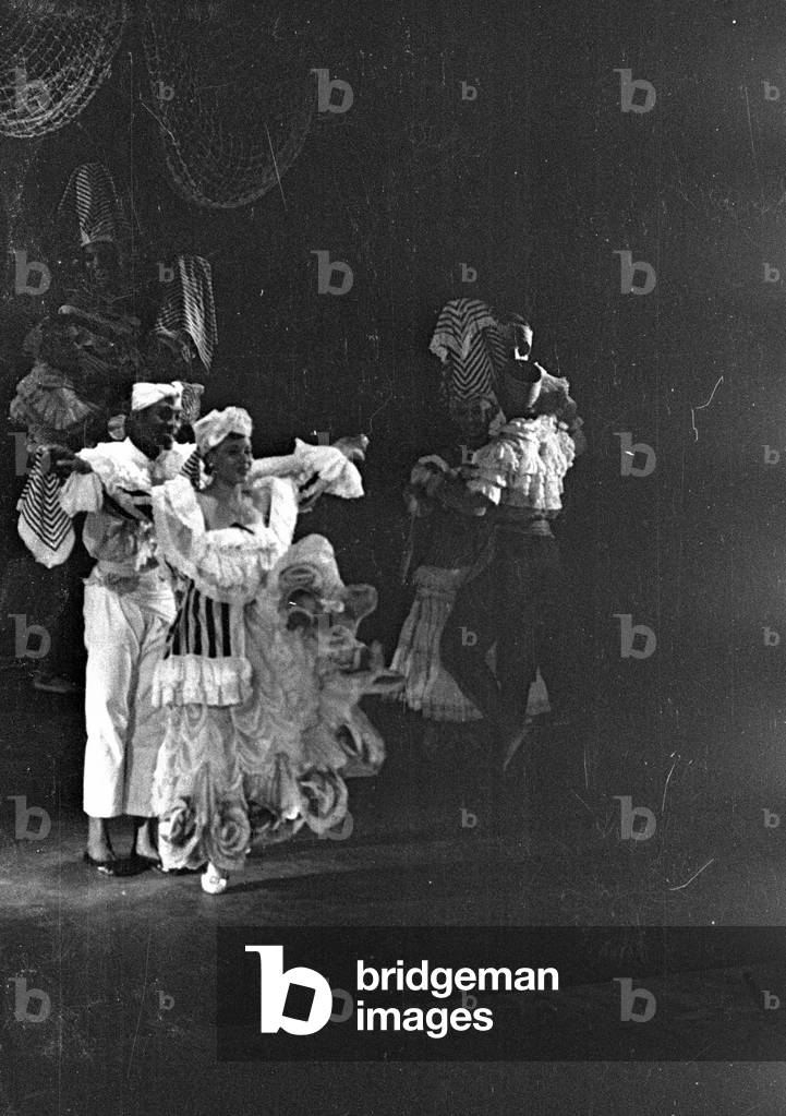 Performance of Katherine Dunham in Munich, 1954 (b/w photo)