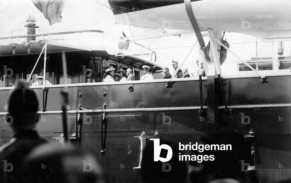 Czar Nicholas II. on the aycht 'Standard', 1914 (b/w photo)