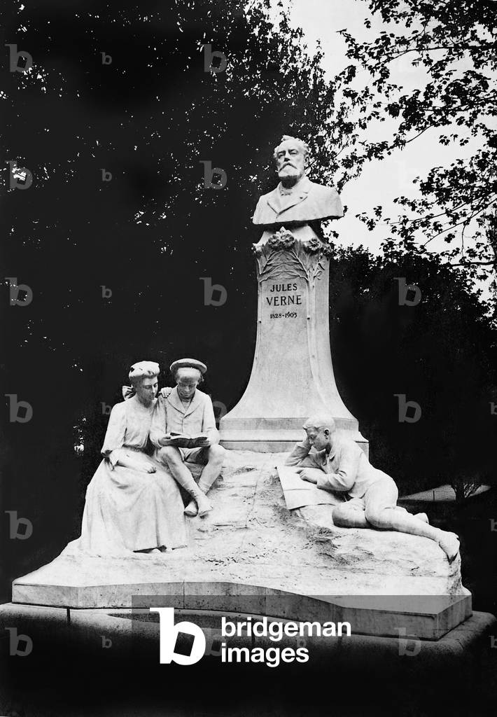 Jules Verne memorial in Amiens, 1929 (b/w photo)
