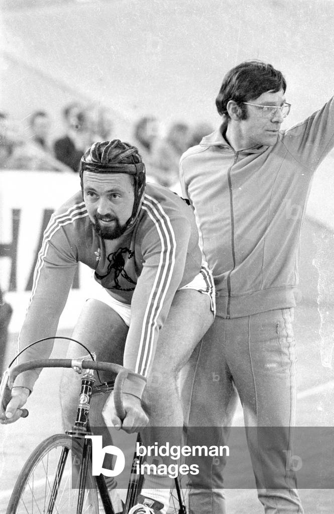 Klaus Wolfermann at the Sportpressefest (Sports Press Festival) in Munich, 1974 (b/w photo)