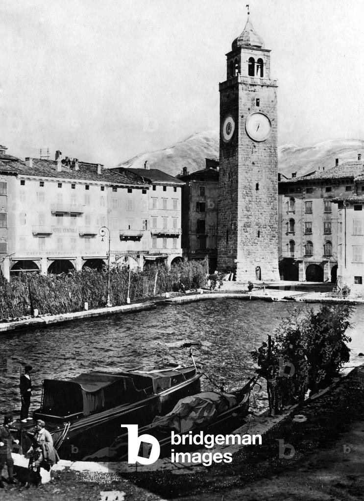 Swift boats in Riva, 1918 (b/w photo)