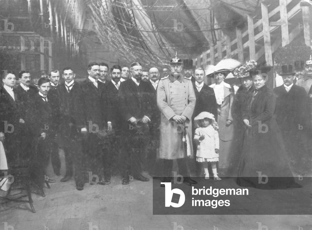 Friedrich II, Professor Schuette, Lanz at the christening of the 'Schuette-Lanz' airship, 1910 (b/w photo)