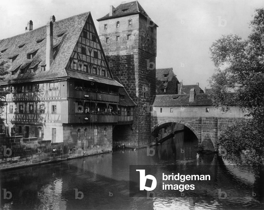 Henkersteg (Hangman's Bridge) in Nuremberg, 1930 (b/w photo)