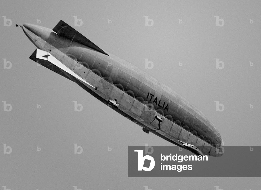 The airship 'Italia', 1928 (b/w photo)