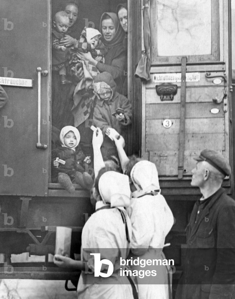 Emigration of German settlers from Russia,1929 (b/w photo)