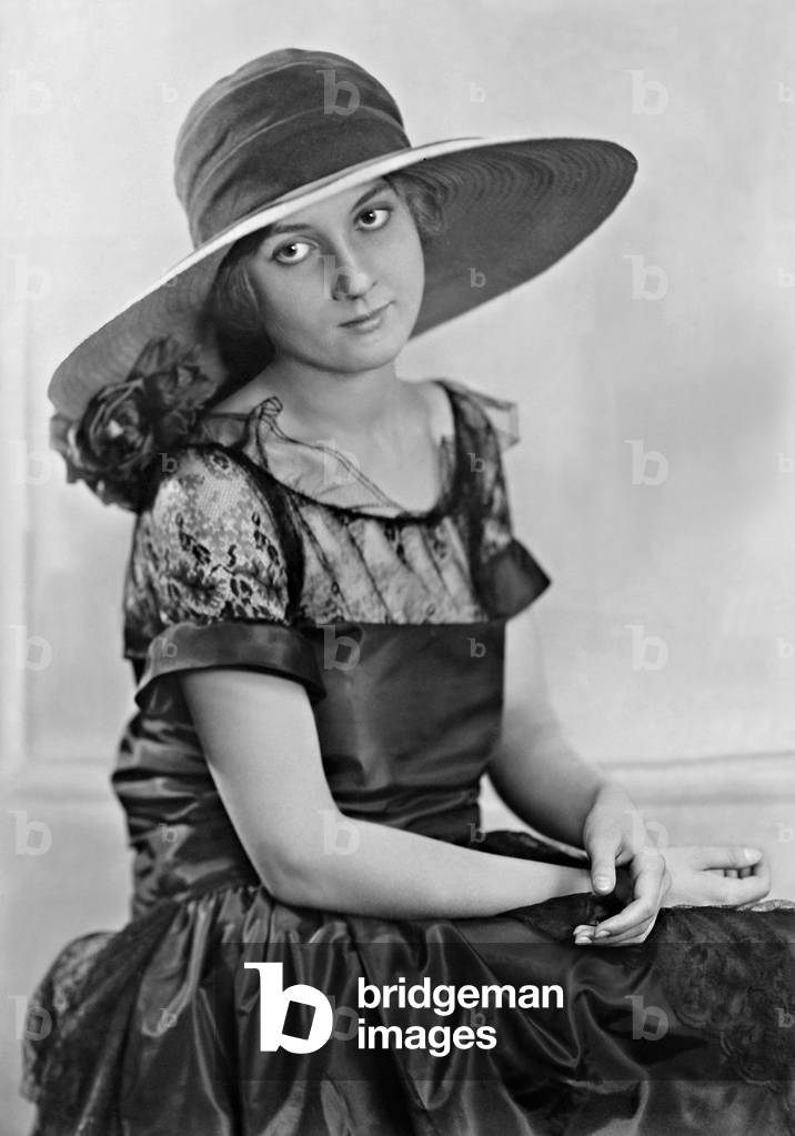 Charlotte Ander, 1922 (b/w photo)