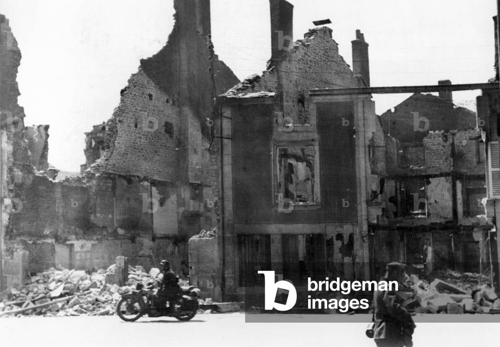 Mouzon in France, 1940 (b/w photo)