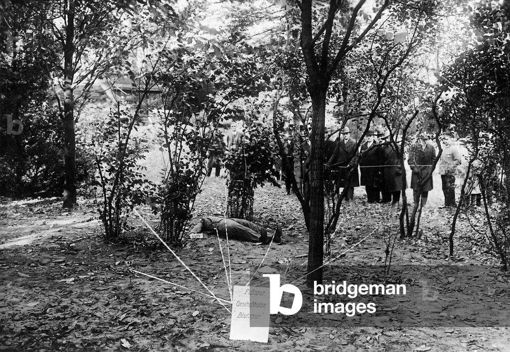 Reconstruction of a crime scene at the police academy, 1931 (b/w photo)
