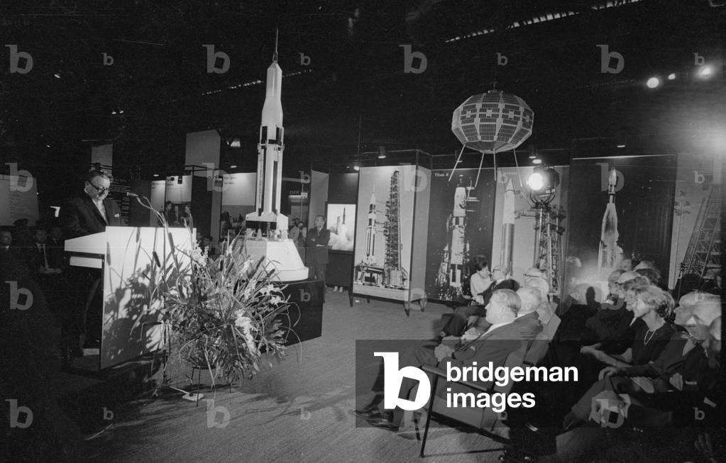 Wernher von Braun at the IVA, 1965 (b/w photo)