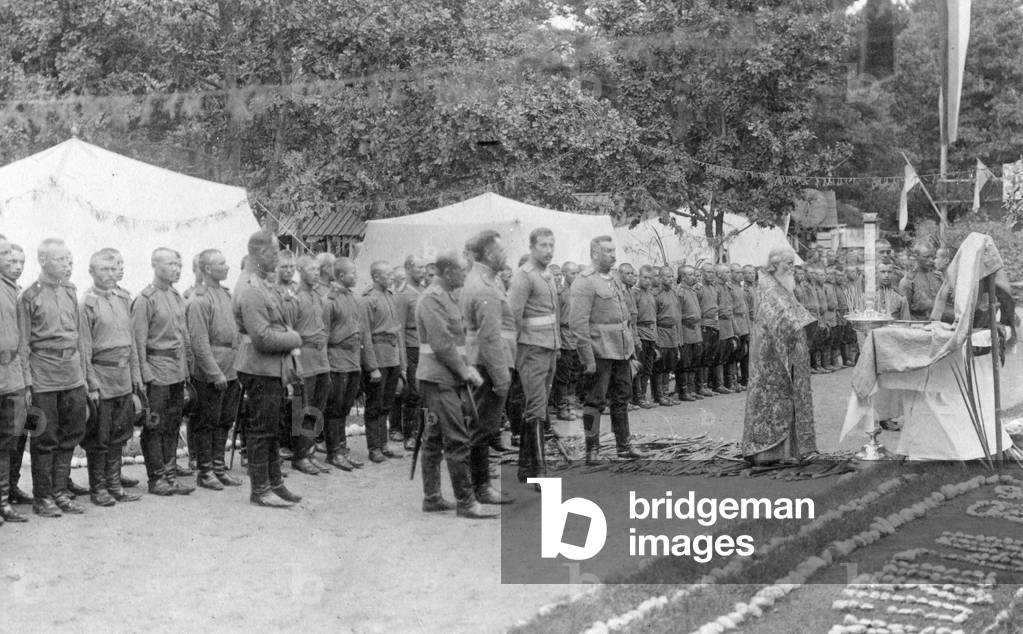 Russian soldiers in an Orthodox camp service, 1915 (b/w photo)