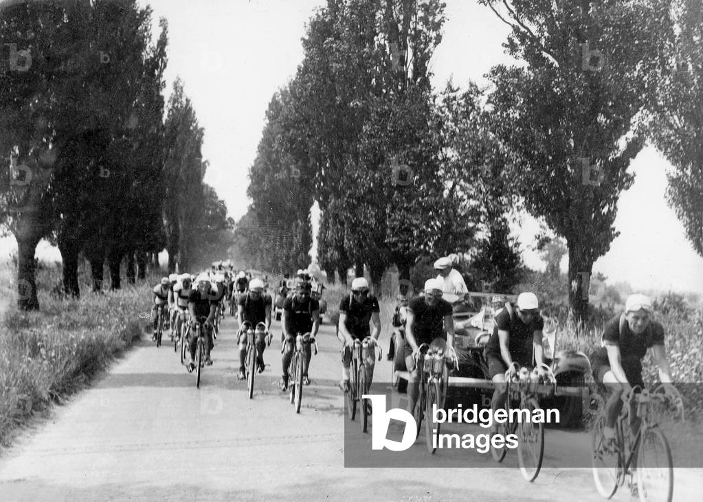 Tour de France, 1935 (b/w photo)