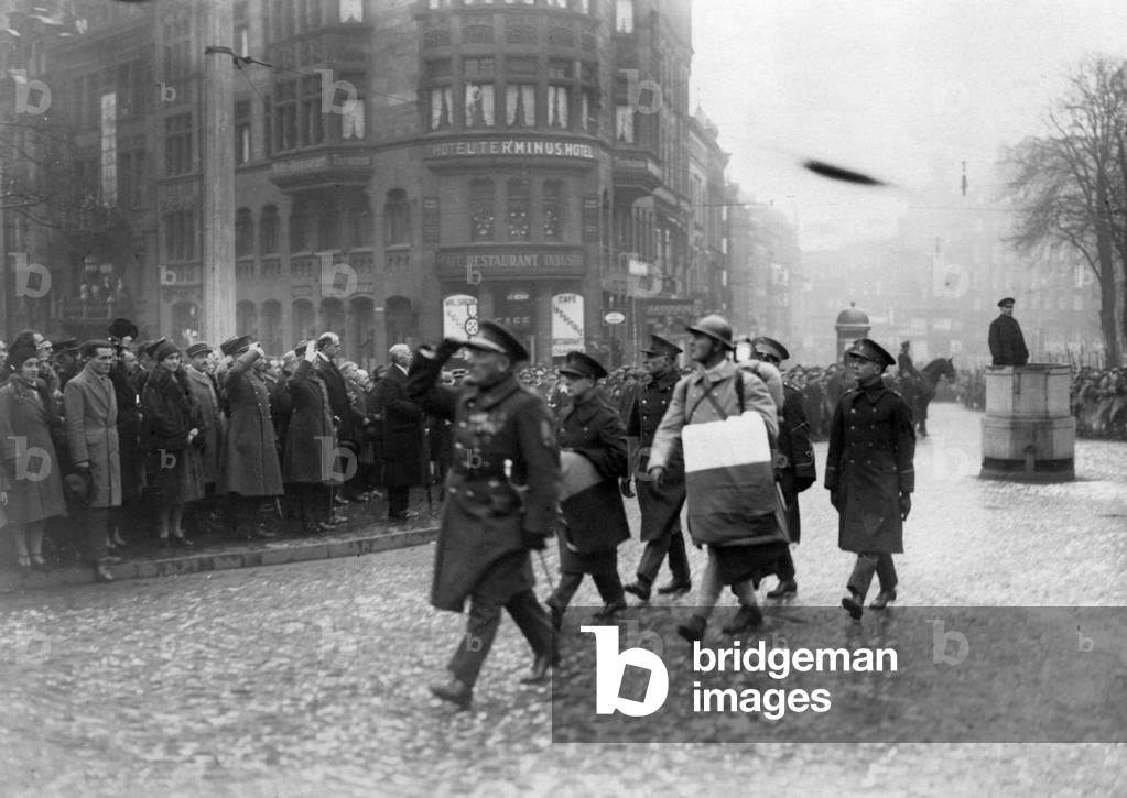International troops in Saarland, 1935 (b/w photo)