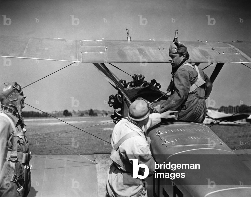 Heinz Ruehmann in Quax, der Bruchpilot (Quax the Crash Pilot), 1941