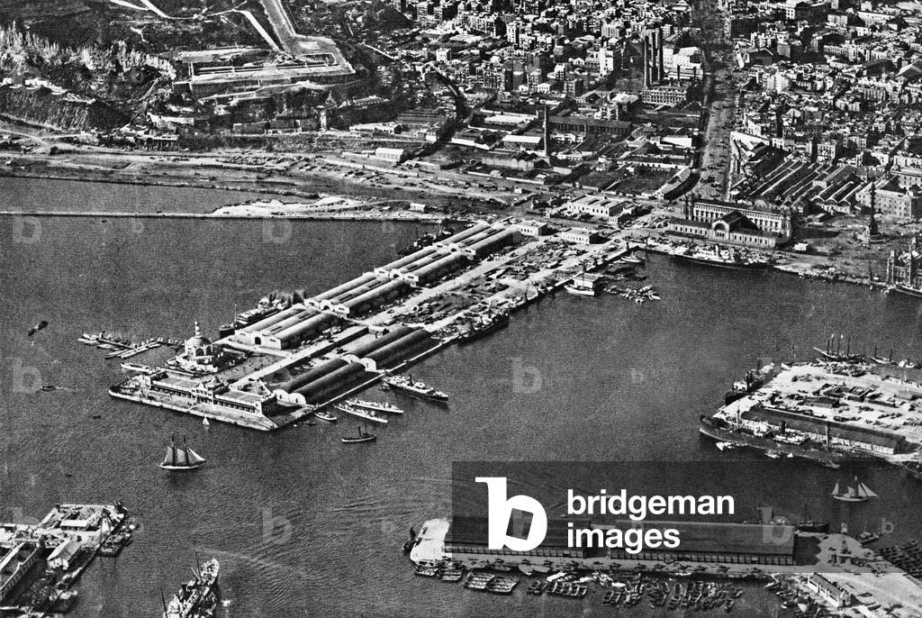 City view of Barcelona, 1934 (b/w photo)