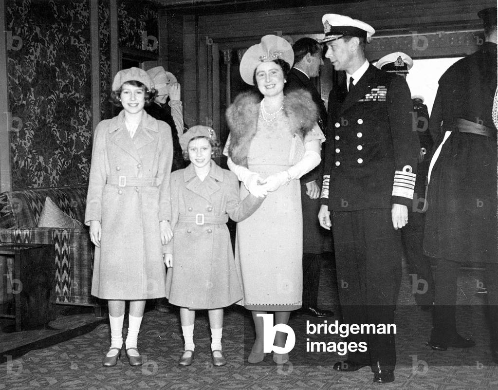 British royal family on board of the 'Empress of Britain', 1939 (b/w photo)