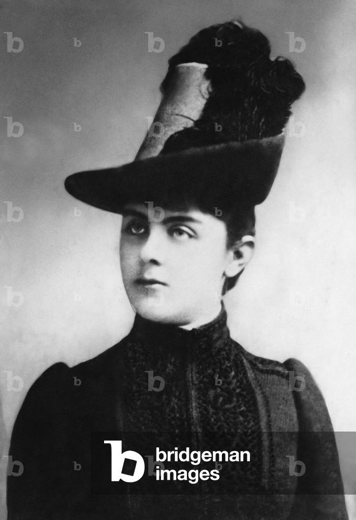 Mary Vetsera (b/w photo)