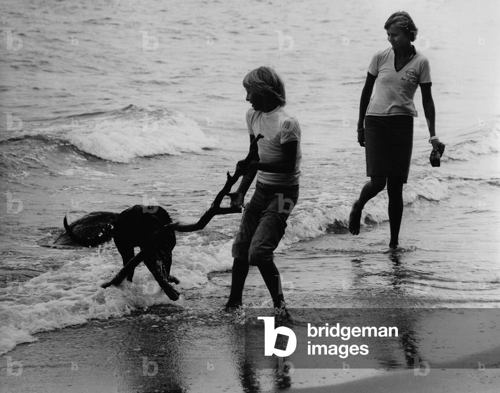 Women at the beach in Poland (b/w photo)