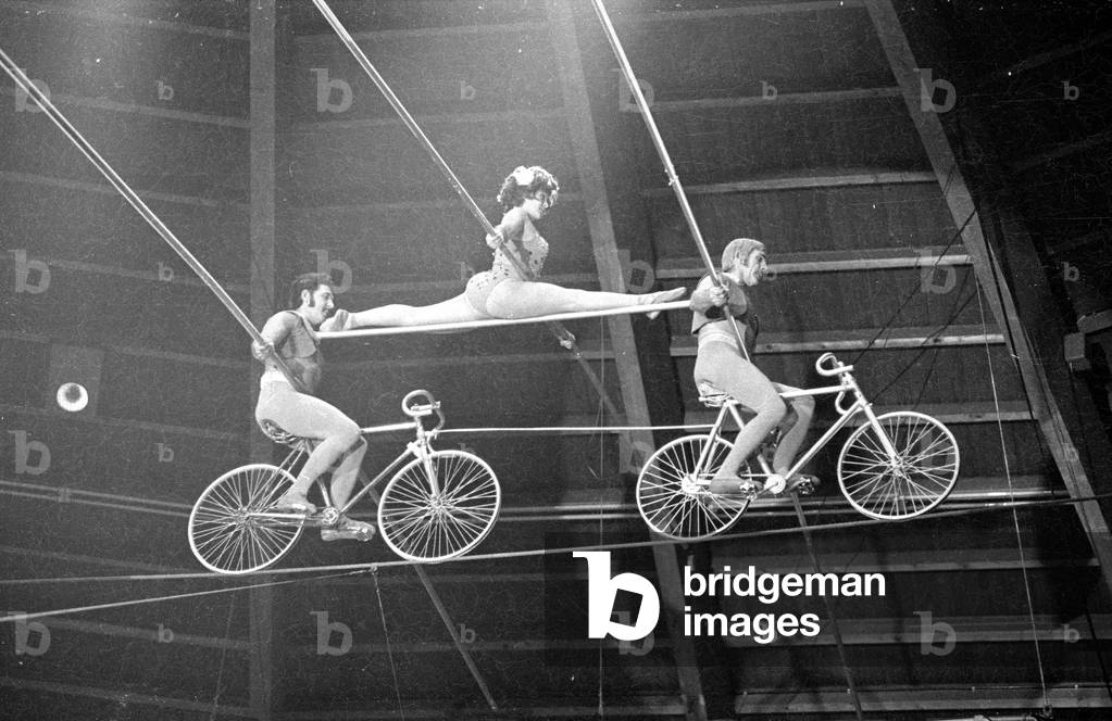 Tightrope artists in the show 