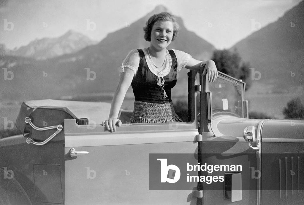 Renate Mueller in St. Wolfgang, 1930 (b/w photo)