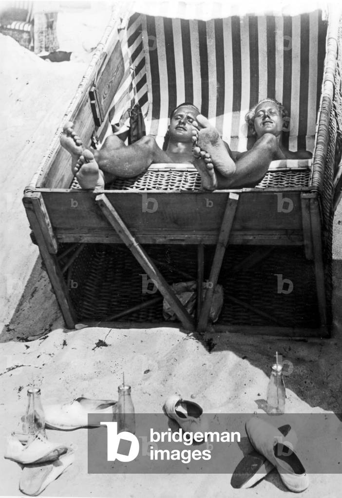 Sleeping in a beach chair 1936 (b/w photo)