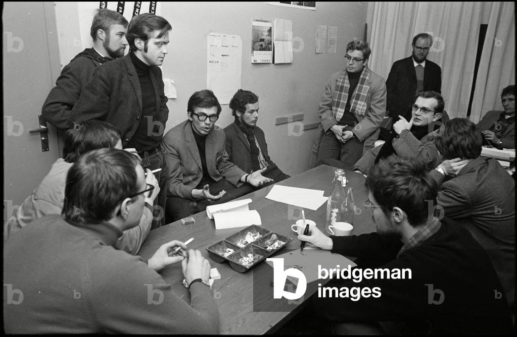 General Students Committee chairman Thomas Hartmann in a meeting, 1969 (b/w photo)