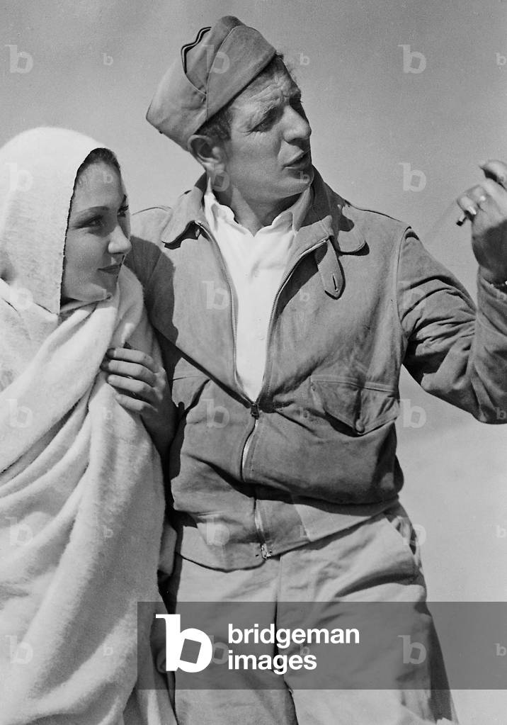 Brigitte Horney and Gustav Ucicky during the filming of 'Tumult in Damascus', 1939 (b/w photo)