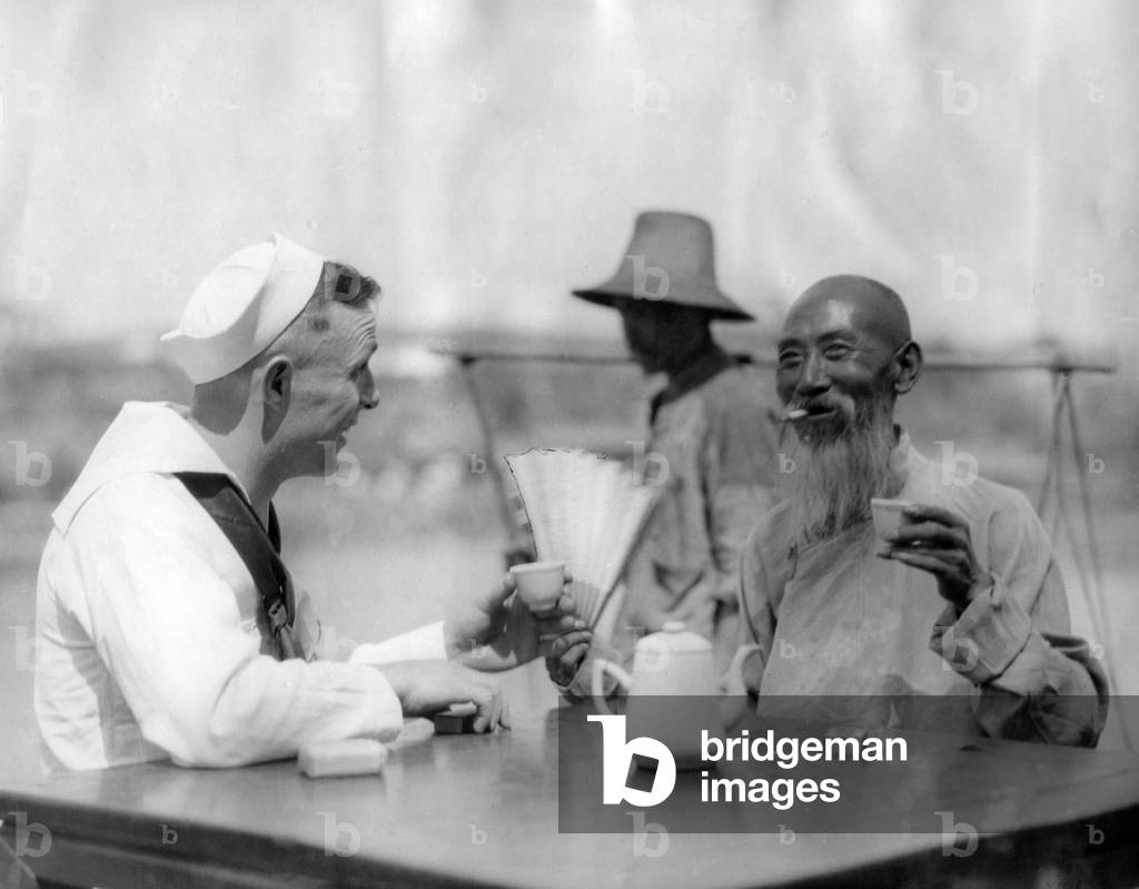 US American sailor in China, 1927 (b/w photo)