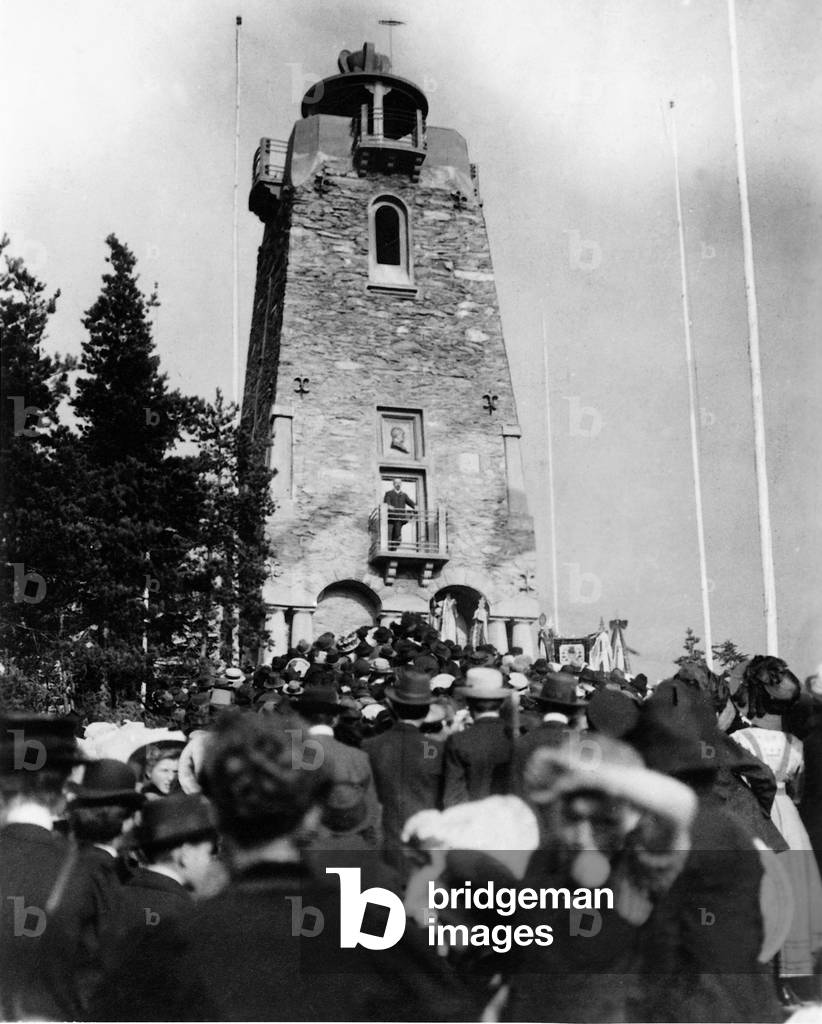 Bismarck tower in Eiger, 1909 (b/w photo)