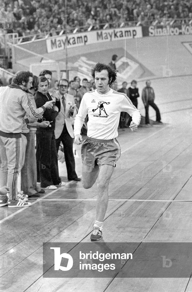 Franz Beckenbauer at the Sportpressefest (Sports Press Festival) in Munich, 1974 (b/w photo)