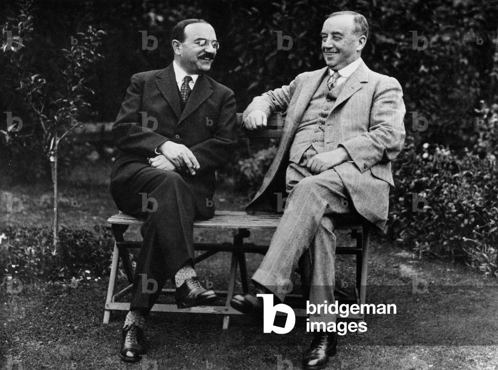 Arthur Henderson with M. Dovgalewsky in London, 1929 (b/w photo)
