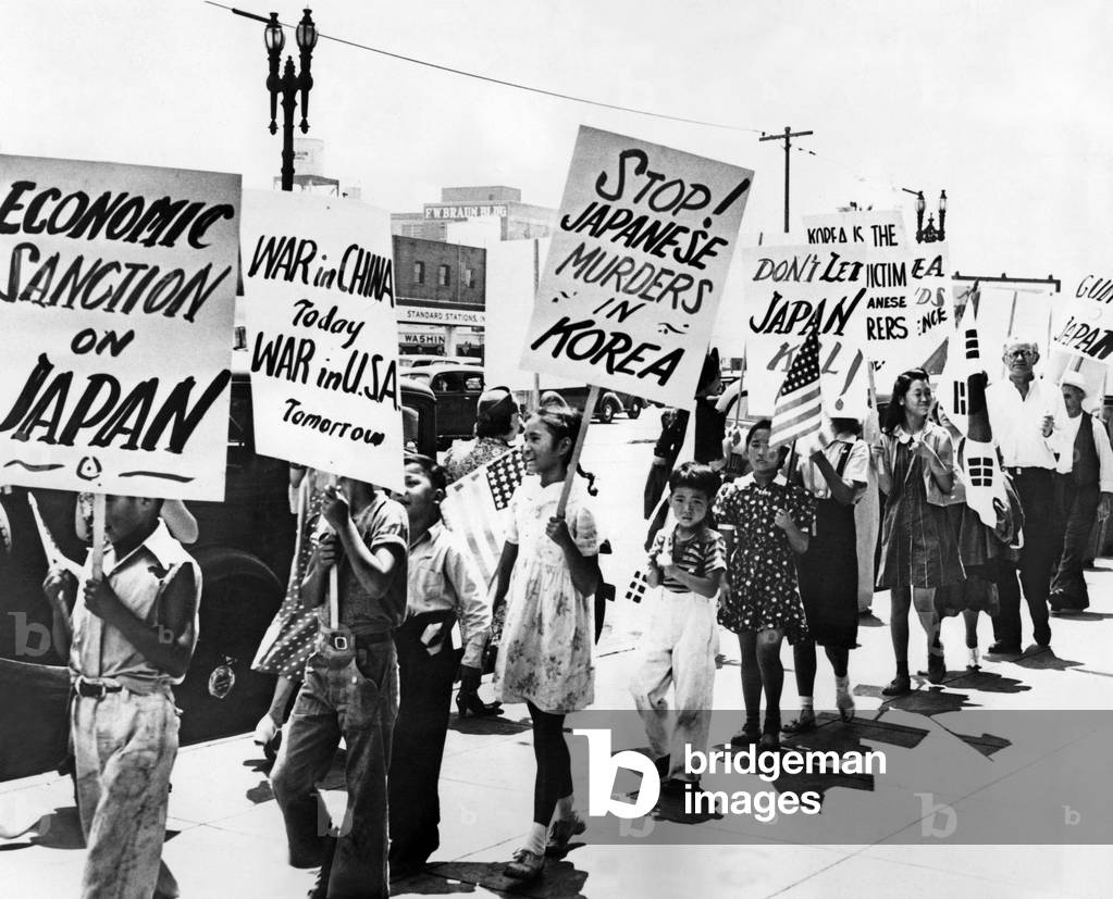 Protests against the Japanese invasion of China in the USA, 1939 (b/w photo)