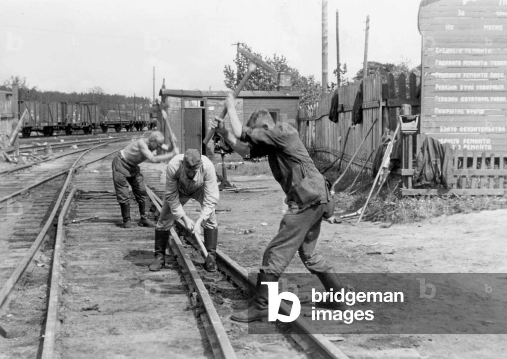 Railway engineers in Ukraine, 1941 (b/w photo)