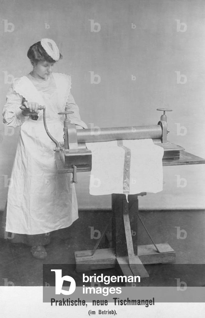 Table mangle, 1906 (b/w photo)