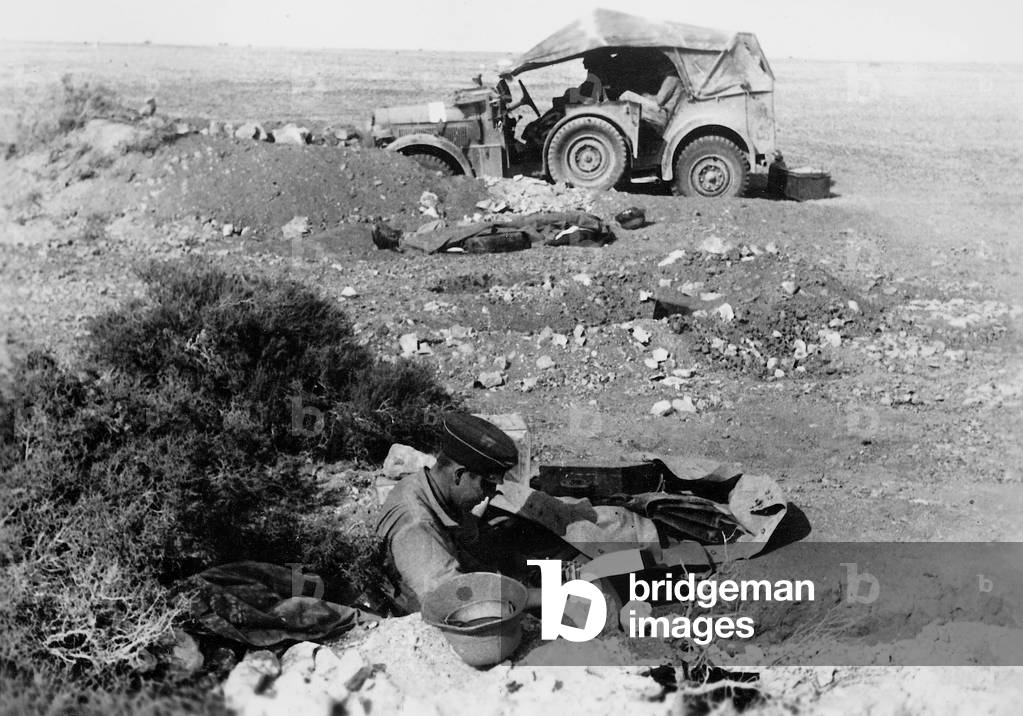 German Luftwaffe officer in North Africa, 1942 (b/w photo)