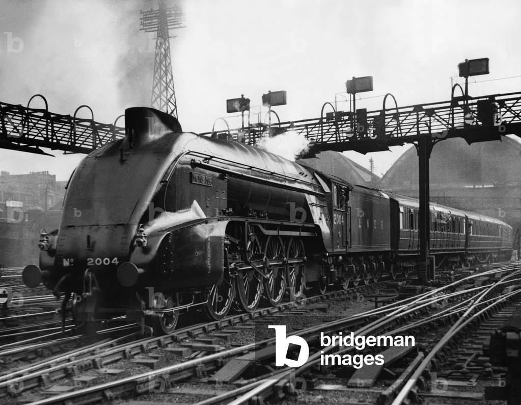 A streamlined locomotive in Great Britain, 1936 (b/w photo)