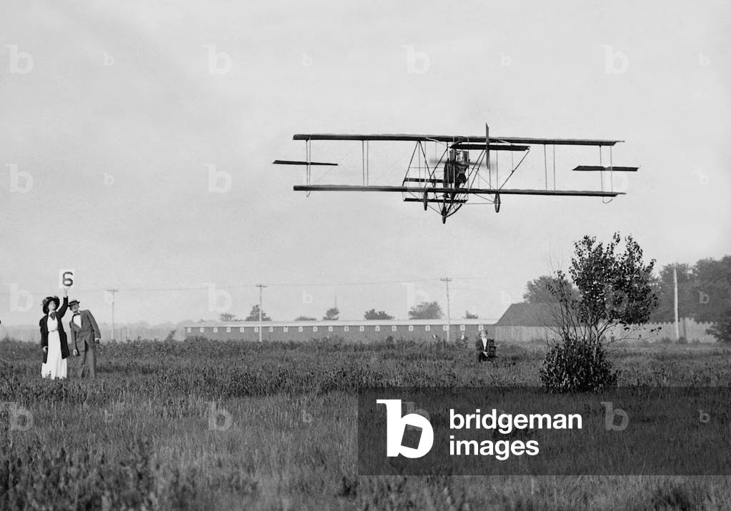 Glenn Curtiss on the flight to New York, 1910 (b/w photo)